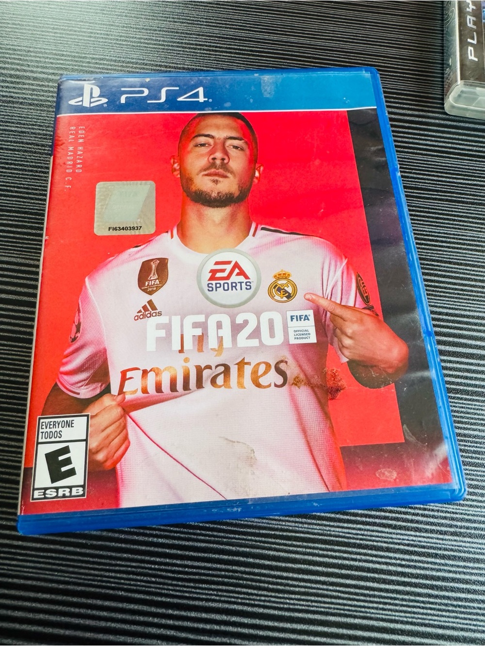 EA SPORTS FIFA 20 (PS4) - Red Cover, Blue Case